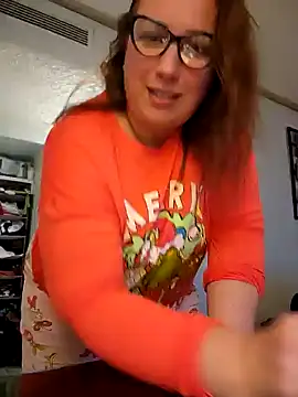 Snapshot of Canadian_BBW chatting on 12/19/24, 10:42 Canadian BBW online show from 12/19/24, 10:42