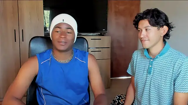 Snapshot of CrissBrownxxx chatting on 05/15/26, 09:00 CrissBrownxxx online show from 05/15/26, 09:00