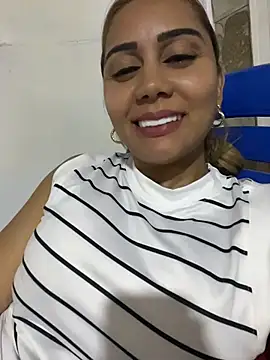 Snapshot of maymercy chatting on 07/21/26, 03:42 maymercy online show from 07/21/26, 03:42