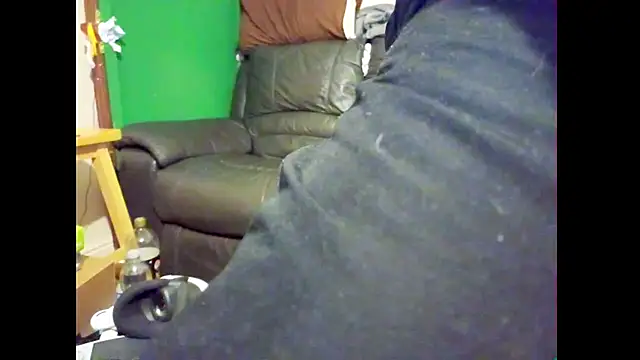 hairyuncut00 online show from 03/12/26, 09:43