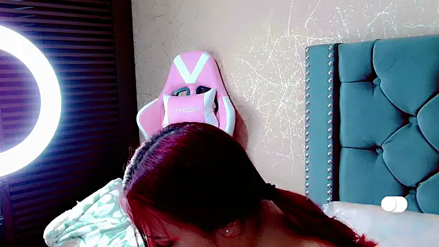 Imannejulienne online show from 01/14/25, 12:11