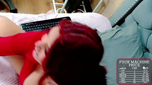 Imannejulienne online show from 10/19/25, 12:44