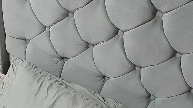 Imannejulienne online show from 03/12/26, 11:44