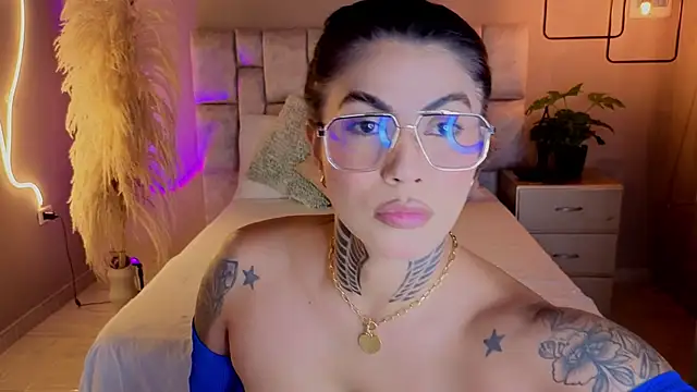 pamela reyes  online show from 11/08/25, 06:51