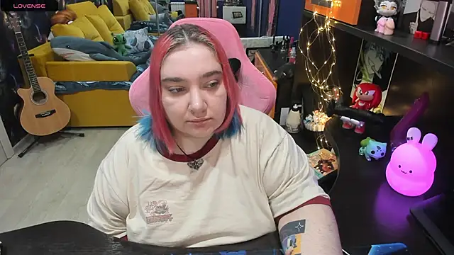 Softie Sofy online show from 02/19/25, 02:23