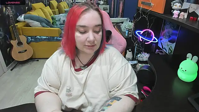 Softie Sofy online show from 03/11/25, 03:37