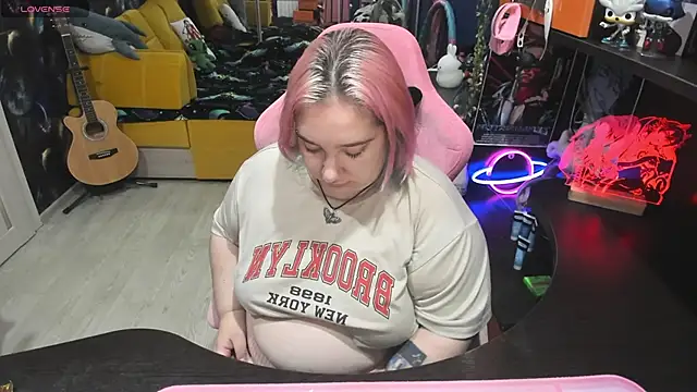 Softie Sofy online show from 09/10/25, 01:38