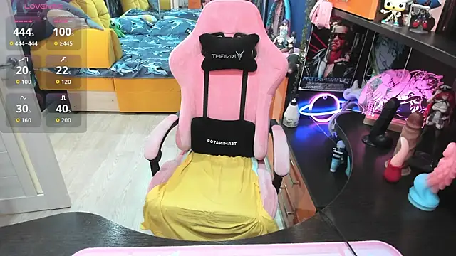 Softie Sofy online show from 10/24/25, 02:30