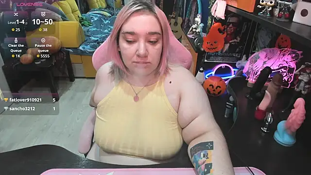 Softie Sofy online show from 10/25/25, 02:52