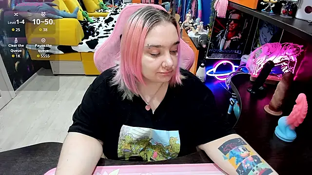 Softie Sofy online show from 11/12/25, 03:07