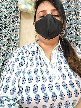 cute-tanvi online show from 10/16/25, 01:17