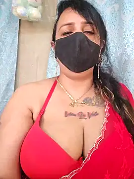 cute-tanvi online show from 10/24/25, 01:57