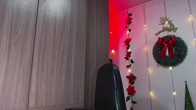Snapshot of Kenisha_Sweet chatting on 12/11/24, 04:28 Kenisha Sweet online show from 12/11/24, 04:28