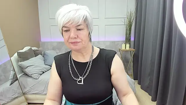 CarmenSoft online show from 01/11/25, 02:41