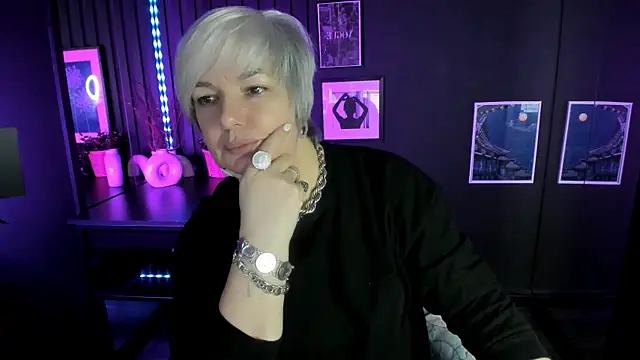 CarmenSoft online show from 11/18/25, 08:35