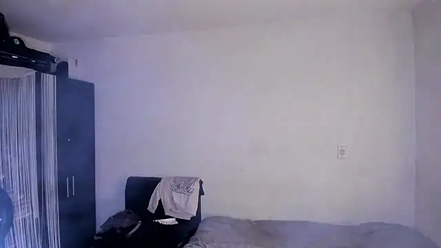 Snapshot of ares_sexxx chatting on 06/19/26, 08:45 ares sexxx online show from 06/19/26, 08:45
