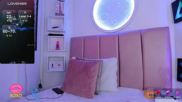 Snapshot of pamela_dimantis_ chatting on 10/24/25, 02:52 pamela dimantis online show from 10/24/25, 02:52