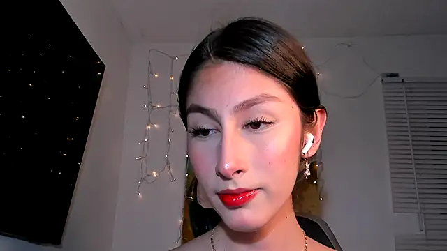 Snapshot of valeria_gonzales_ chatting on 01/02/25, 01:38 valeria gonzales online show from 01/02/25, 01:38
