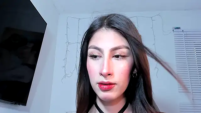 Snapshot of valeria_gonzales_ chatting on 01/15/25, 10:02 valeria gonzales online show from 01/15/25, 10:02