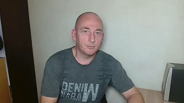 Johan   Barker online show from 12/15/25, 01:04