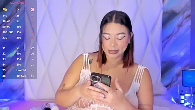 Snapshot of DanniaMonroee chatting on 05/26/26, 12:12 DanniaMonroee online show from 05/26/26, 12:12