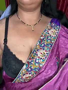Snapshot of Anushka_21 chatting on 04/30/26, 12:39 Anushka 21 online show from 04/30/26, 12:39