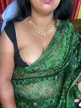 Snapshot of Anushka_21 chatting on 05/09/26, 12:49 Anushka 21 online show from 05/09/26, 12:49