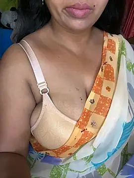 Snapshot of Anushka_21 chatting on 06/16/26, 04:04 Anushka 21 online show from 06/16/26, 04:04