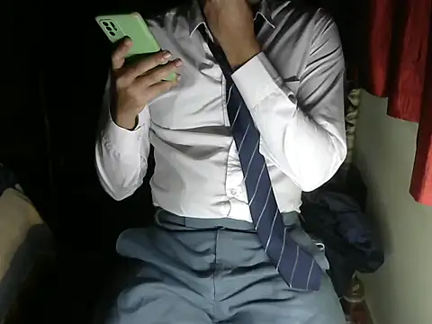 aloneboy1996 online show from 01/05/26, 06:44