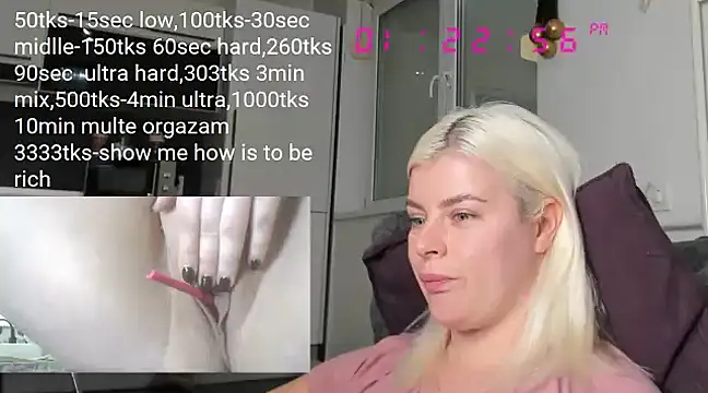 Snapshot of queenofthenighttt chatting on 01/02/25, 12:24 queenofthenighttt online show from 01/02/25, 12:24