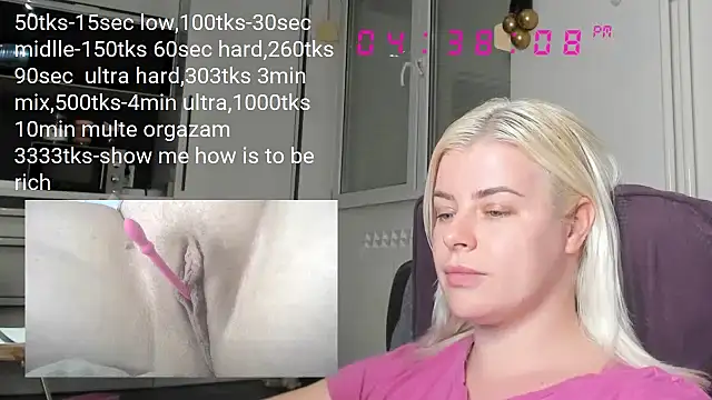 Snapshot of queenofthenighttt chatting on 02/01/25, 03:39 queenofthenighttt online show from 02/01/25, 03:39