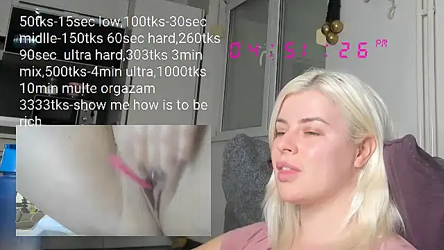 Snapshot of queenofthenighttt chatting on 02/06/25, 03:52 queenofthenighttt online show from 02/06/25, 03:52