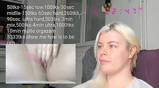 Snapshot of queenofthenighttt chatting on 02/22/25, 11:24 queenofthenighttt online show from 02/22/25, 11:24