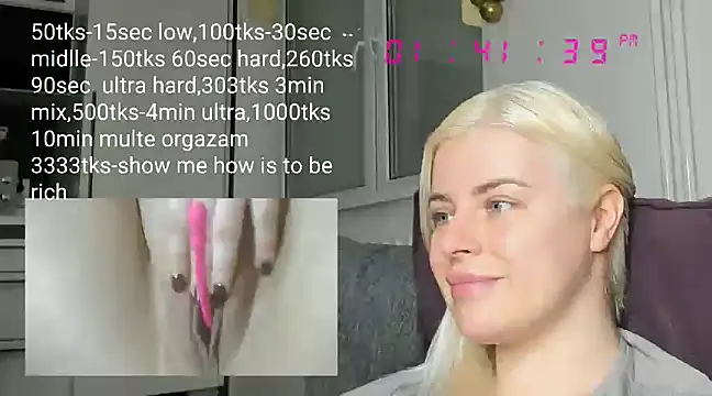 Snapshot of queenofthenighttt chatting on 02/28/25, 12:42 queenofthenighttt online show from 02/28/25, 12:42