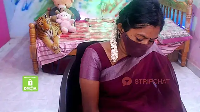 Snapshot of Novapol chatting on 12/15/24, 05:20 Novapol online show from 12/15/24, 05:20