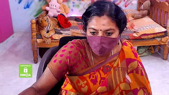 Snapshot of Novapol chatting on 03/11/25, 05:35 Novapol online show from 03/11/25, 05:35