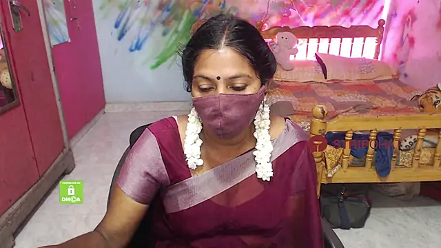 Snapshot of Novapol chatting on 10/05/25, 05:33 Novapol online show from 10/05/25, 05:33