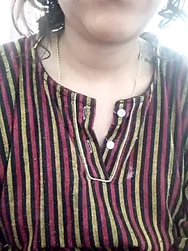 Snapshot of Lavanya_Shah chatting on 03/18/25, 05:41 Lavanya Shah online show from 03/18/25, 05:41