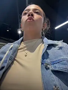 Snapshot of Hall_16 chatting on 11/18/25, 09:30 Hall 16 online show from 11/18/25, 09:30