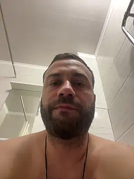Snapshot of nikebauer95 chatting on 02/15/25, 02:15 nikebauer95 online show from 02/15/25, 02:15