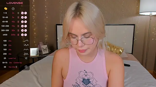 Snapshot of bellatip chatting on 01/31/25, 03:52 bellatip online show from 01/31/25, 03:52