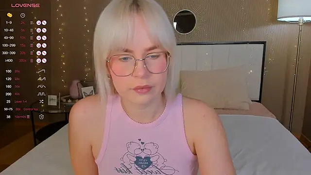 Snapshot of bellatip chatting on 11/08/25, 12:44 bellatip online show from 11/08/25, 12:44