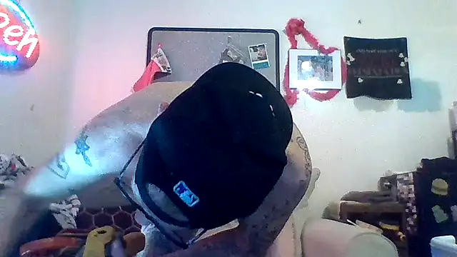 Snapshot of CLoSpunkmeyer69 chatting on 02/28/25, 03:04 CLoSpunkmeyer69 online show from 02/28/25, 03:04