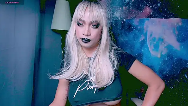 Snapshot of XXsexylongcockXX chatting on 03/06/25, 12:32 XXsexylongcockXX online show from 03/06/25, 12:32