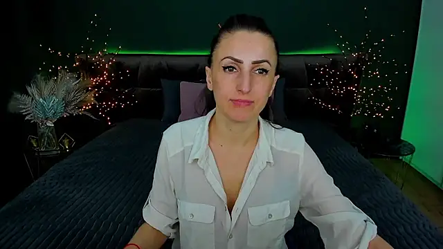 Rebecca Diamond online show from 02/26/25, 09:42