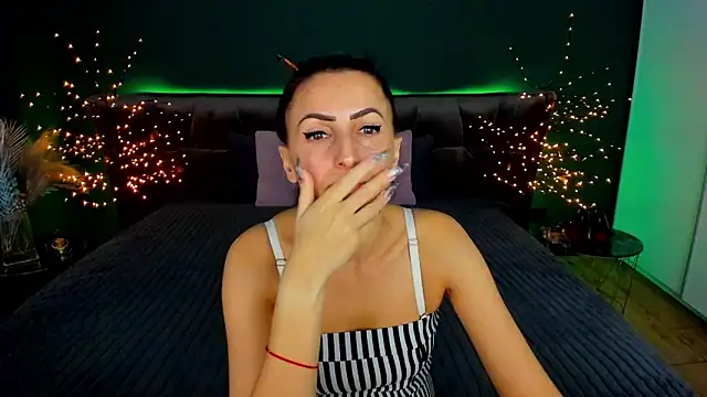 Rebecca Diamond online show from 10/05/25, 05:39