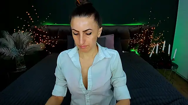 Rebecca Diamond online show from 03/05/26, 06:53