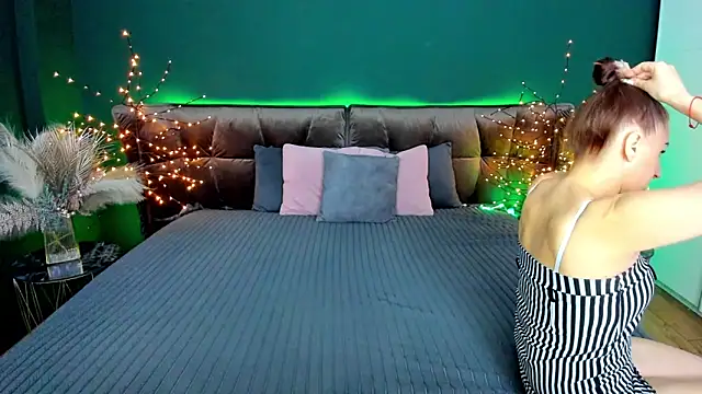 Rebecca Diamond online show from 03/17/26, 06:28