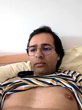 Snapshot of Azad64 chatting on 06/05/26, 08:31 Azad64 online show from 06/05/26, 08:31