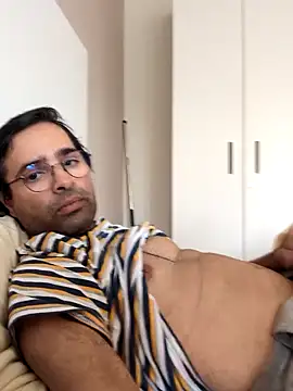 Snapshot of Azad64 chatting on 06/08/26, 11:10 Azad64 online show from 06/08/26, 11:10